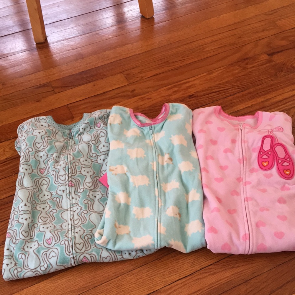 Lot of 3 size 2T Carter’s one piece pajamas